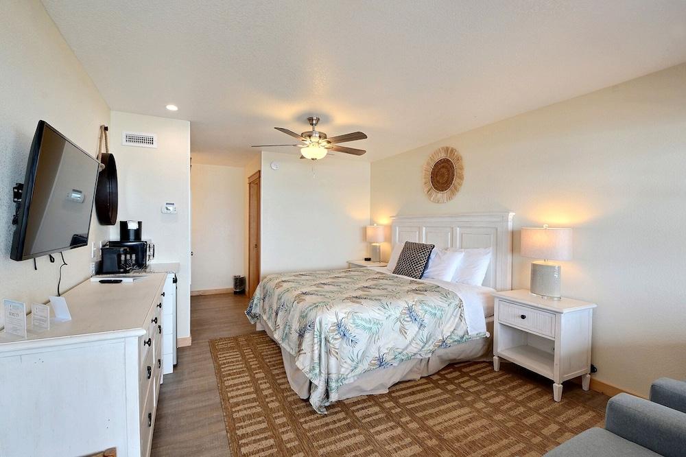 Lighthouse View Oceanfront Lodging photo 69