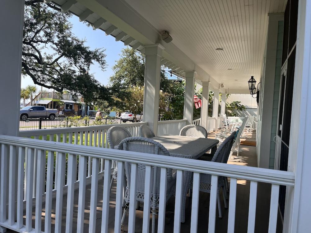 Bay Town Inn photo 25