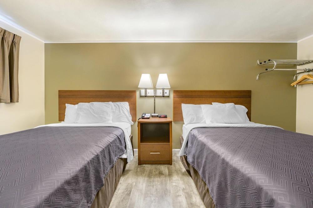 Econo Lodge Bellefonte I-99 photo 26