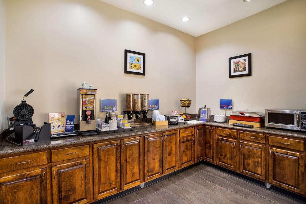 Best Western Gallup West photo 31