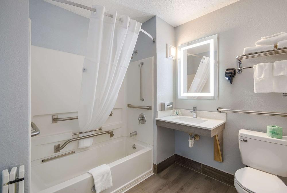 Quality Inn Oneida near Casino photo 30