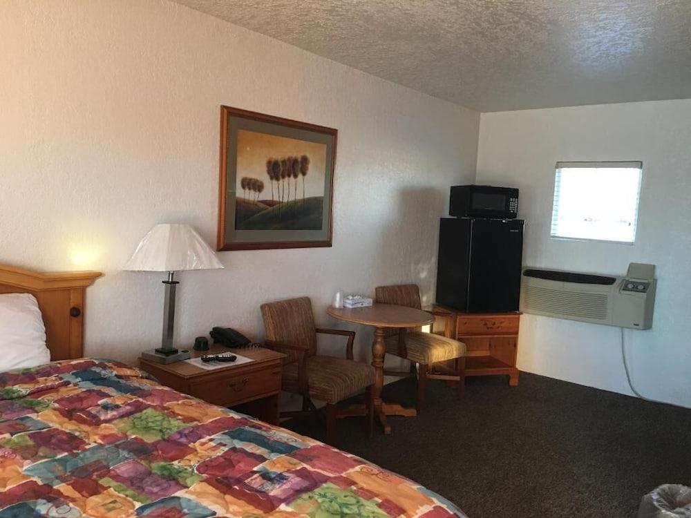 Circle S Lodge photo 37