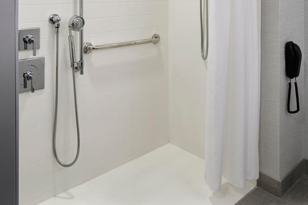 Marriott Cincinnati North photo 10