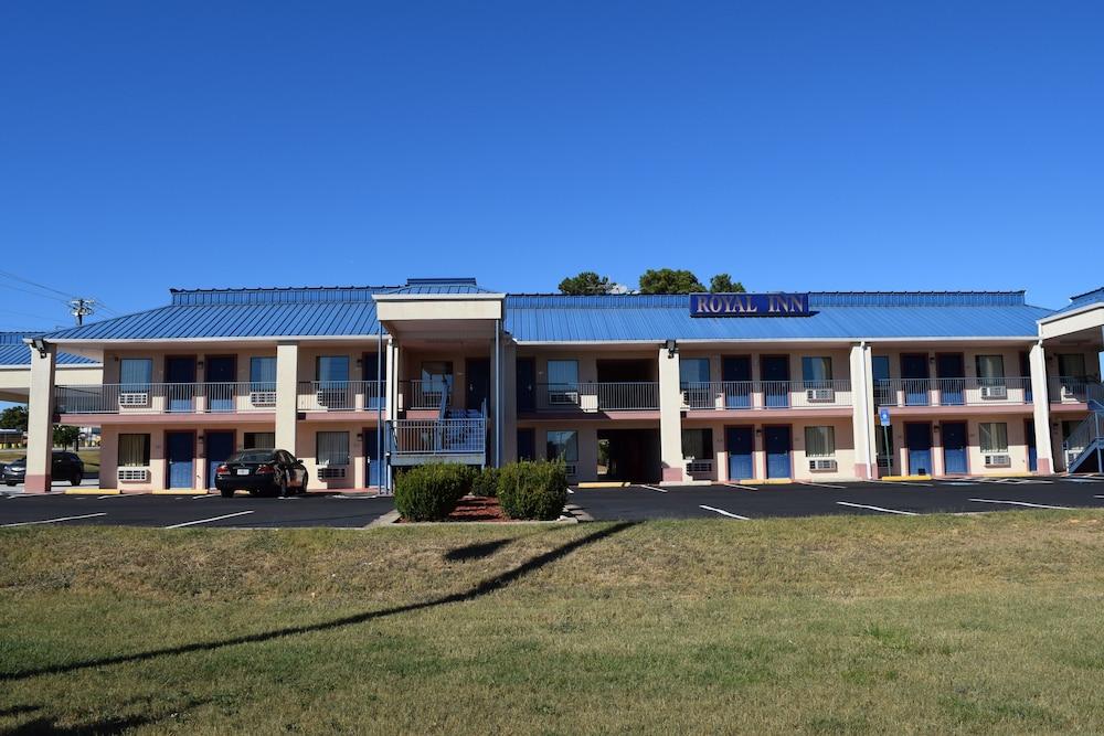 Royal Inn Douglasville photo 15