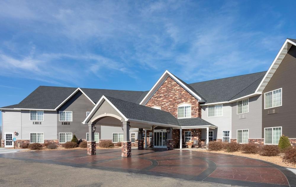 Crossings by GrandStay Inn and Suites photo 1