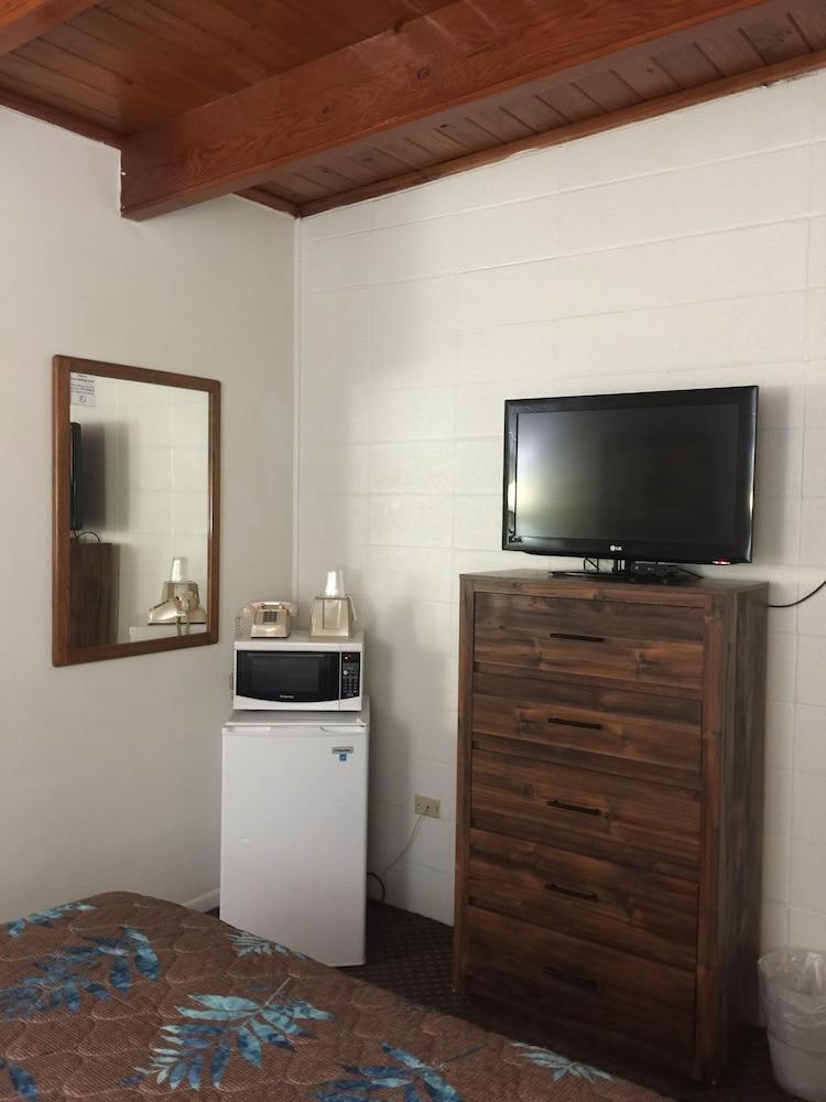 Lazy U Motel photo 40