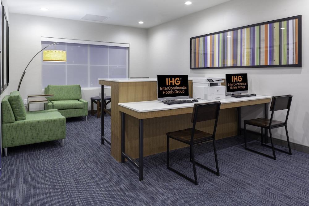 Holiday Inn Express & Suites Phoenix East - Gilbert by IHG photo 26