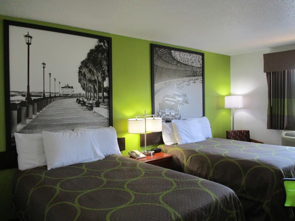 Super 8 by Wyndham Franklin photo 8