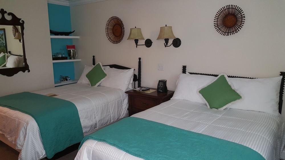 The Caribbean Court Boutique Hotel photo 25