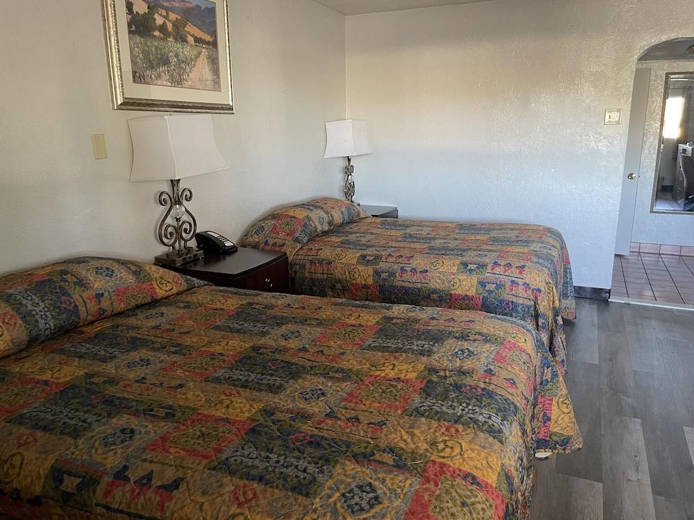 Four Corners Inn photo 10