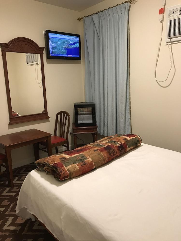 Waterbury Motel photo 7