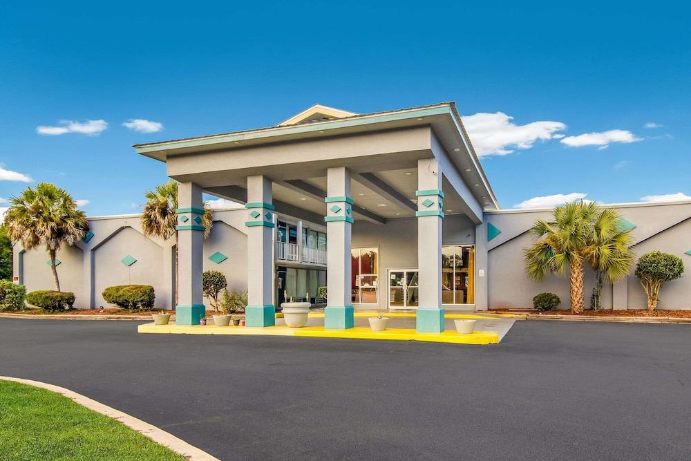 Econo Lodge photo 24