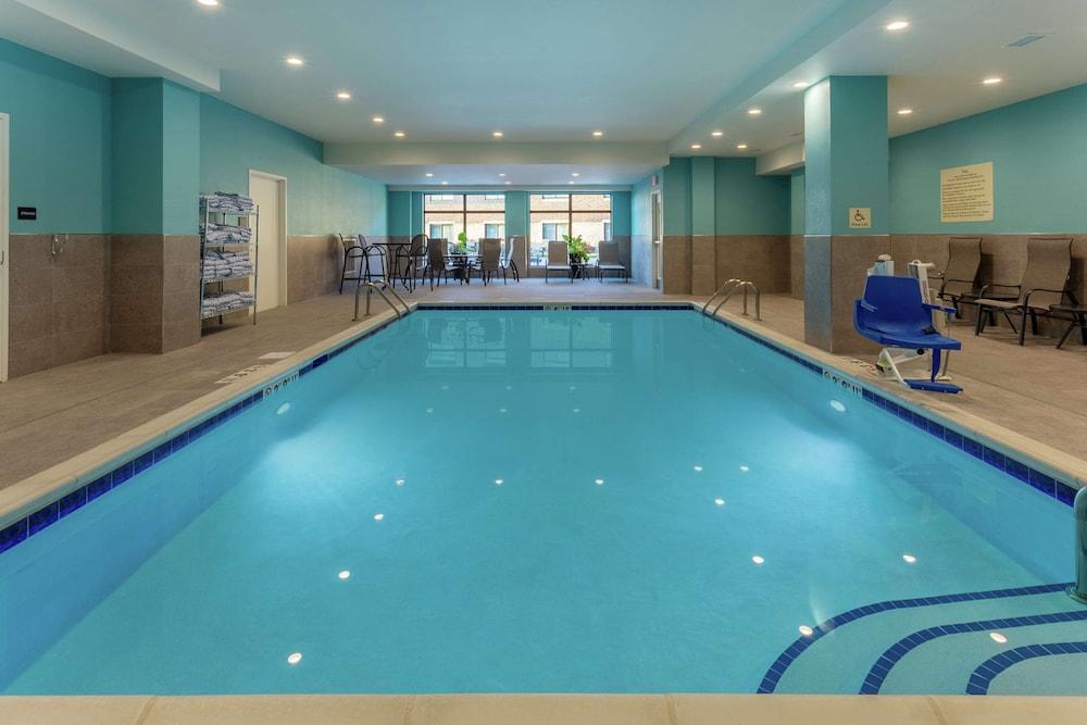 Hampton Inn & Suites Burlington photo 29