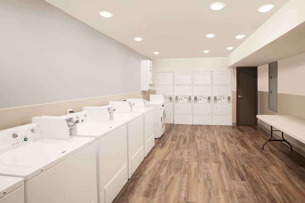 WoodSpring Suites West Monroe I-20 photo 21