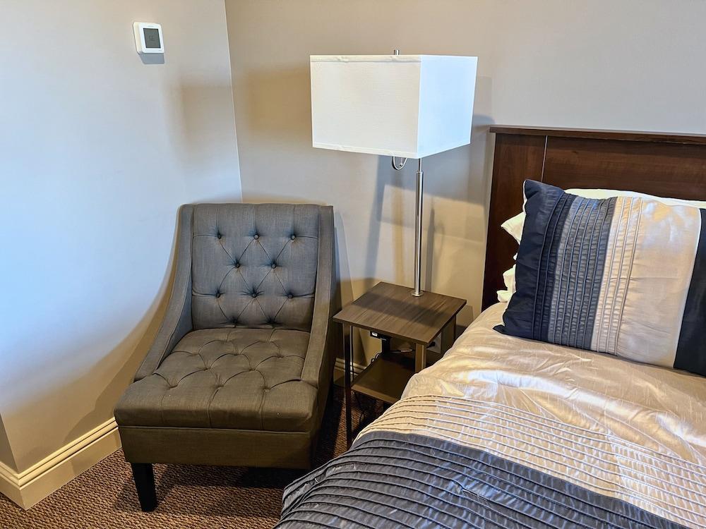 The Inn at Elijah McLeans photo 4