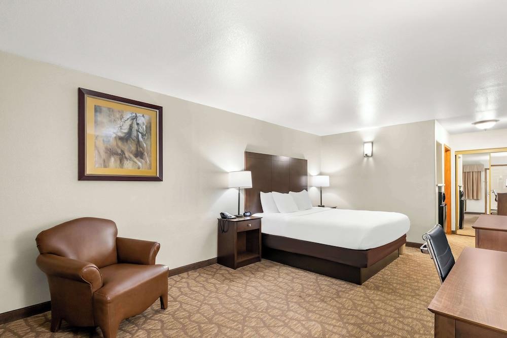 Best Western George West Executive Inn photo 11