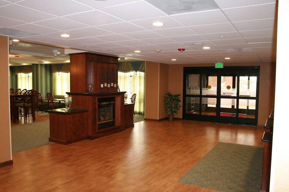 Hampton Inn Brentwood photo 9