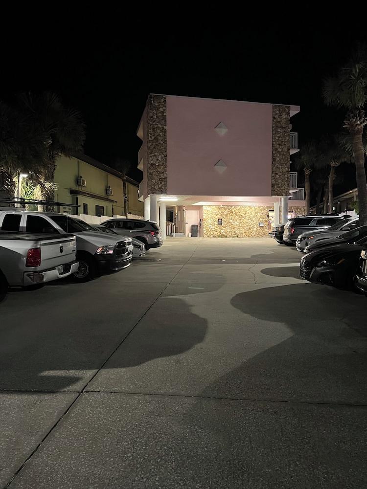Flamingo Inn Beachfront photo 80