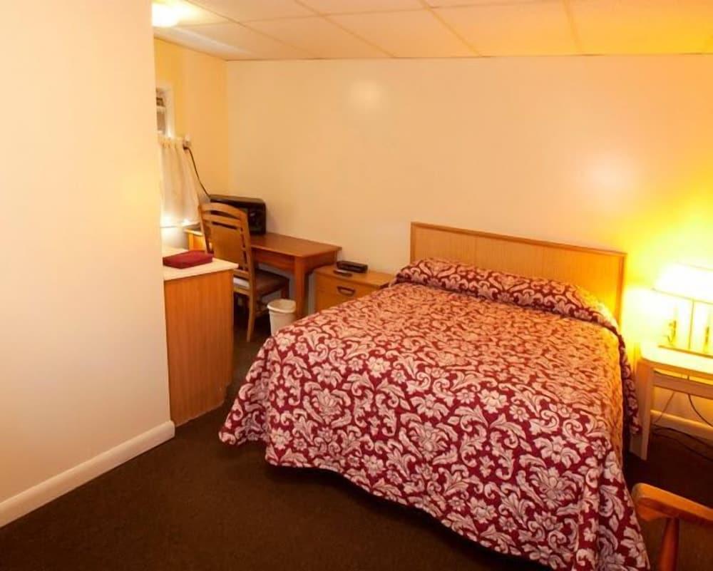 Charlie's Motel photo 11