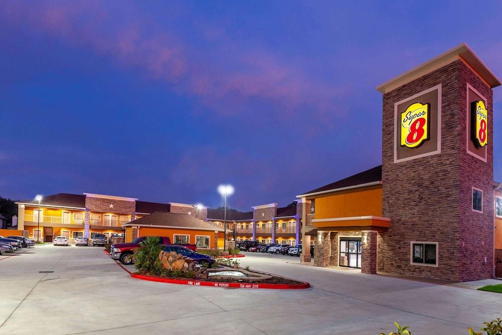Super 8 by Wyndham Houston Northwest Cypress photo 29