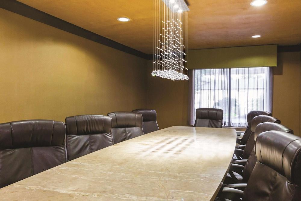 La Quinta Inn by Wyndham Austin North photo 25