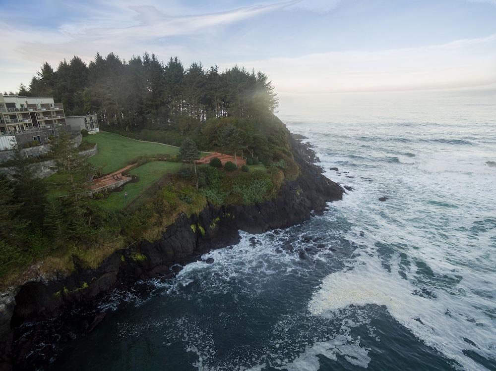 Whale Cove Inn photo 35