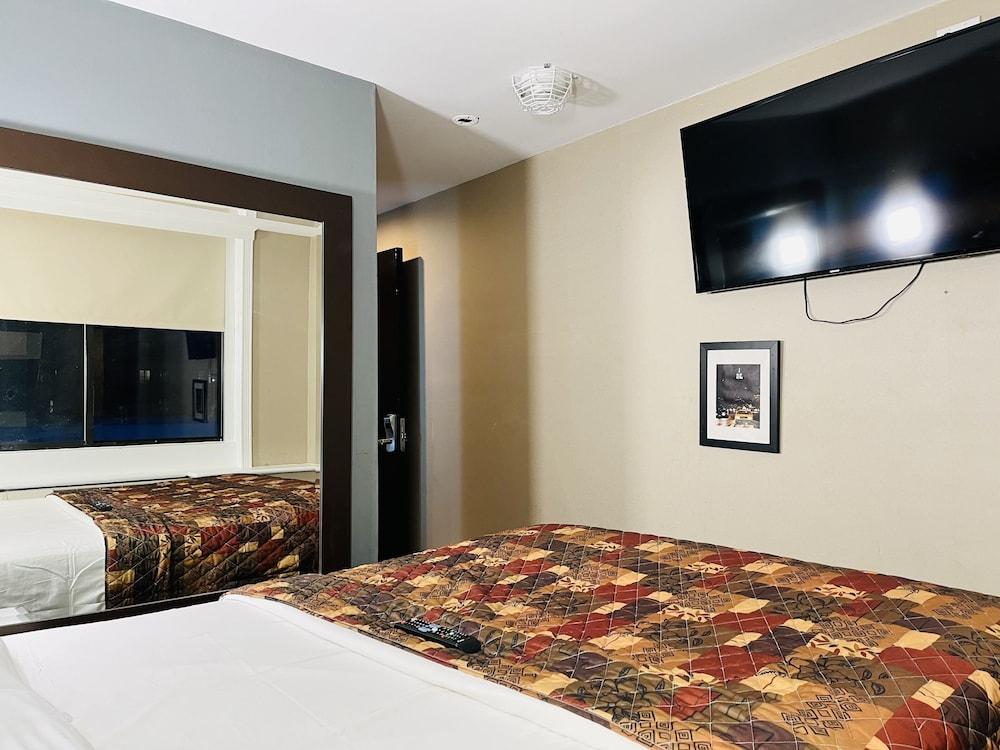 Hotel Key LaGuardia Airport photo 25