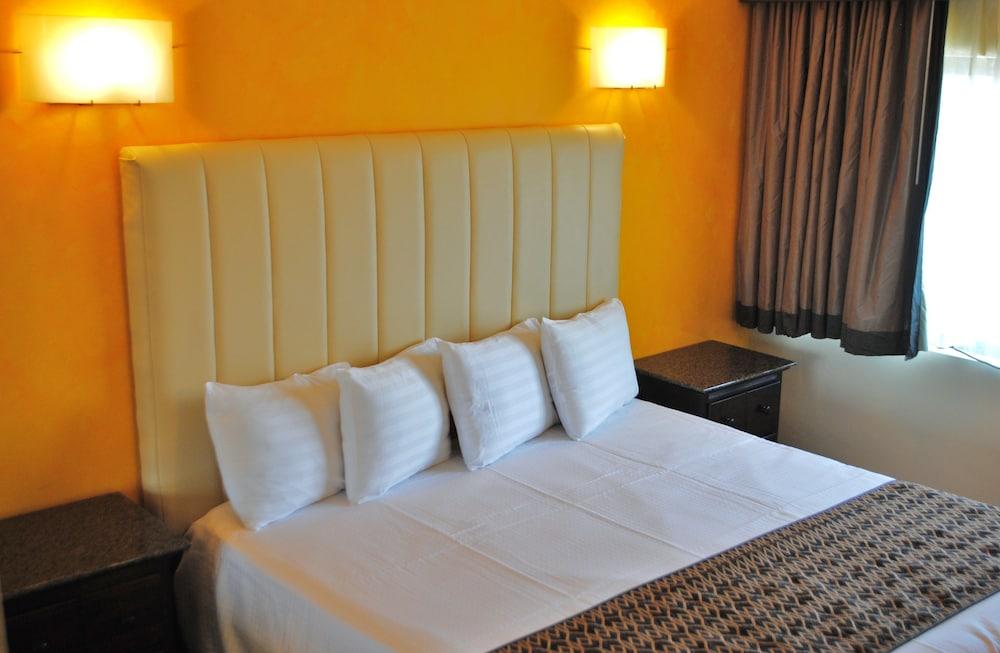 Surfside Motel photo 9