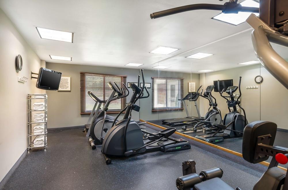 Best Western Plus Waynesboro Inn & Suites Conference Center photo 18