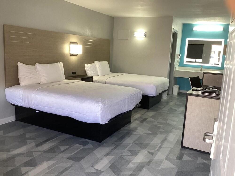Pleasanton Executive Inn By OYO photo 5
