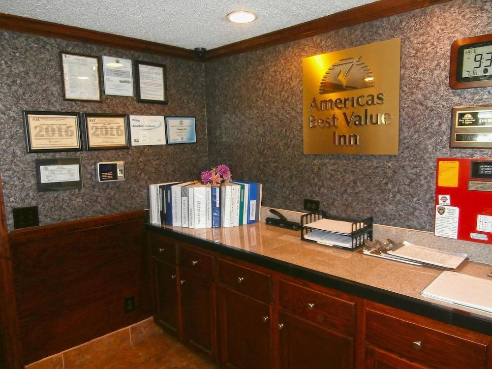 Americas Best Value Inn Conyer photo 2