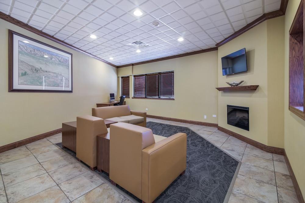 Badlands Inn & Suites photo 2