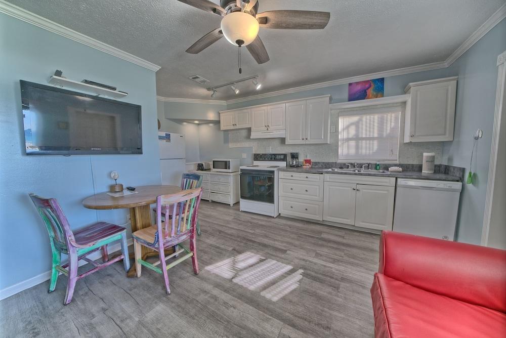 Pineapple Villas on Laguna Beach photo 48