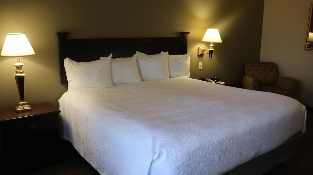 Wingate By Wyndham Peoria photo 18
