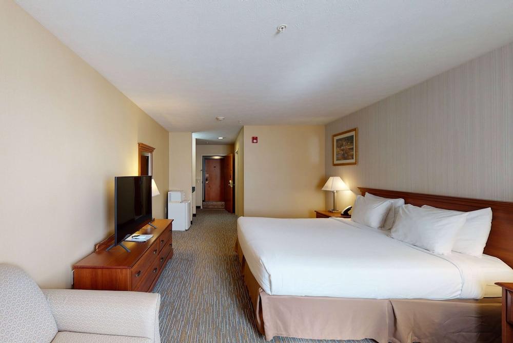Ramada by Wyndham Strasburg/Shenandoah Valley photo 12