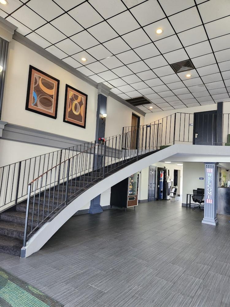 Americas Best Value Inn & Suites Phenix City photo 5