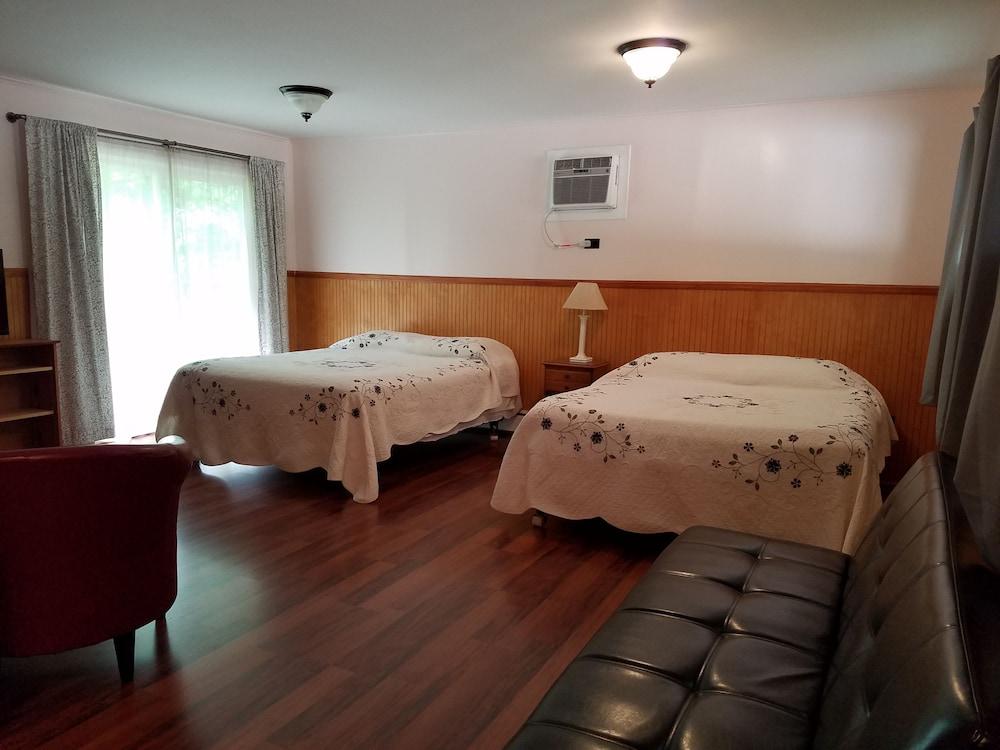 Saratoga Garden Motel photo 2