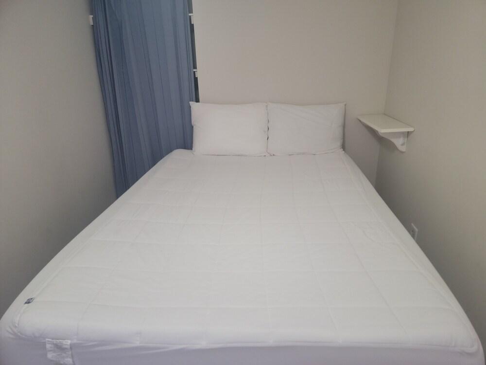 Beaufort Harbour Suites photo 42