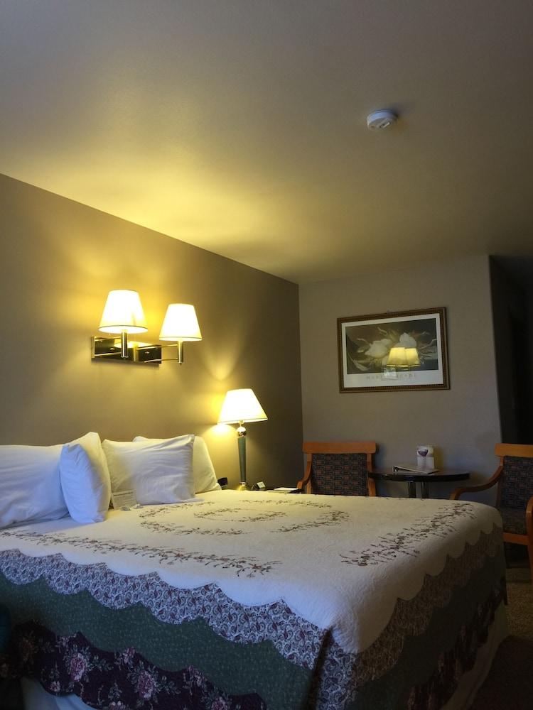 Whispering Sands Motel photo 18