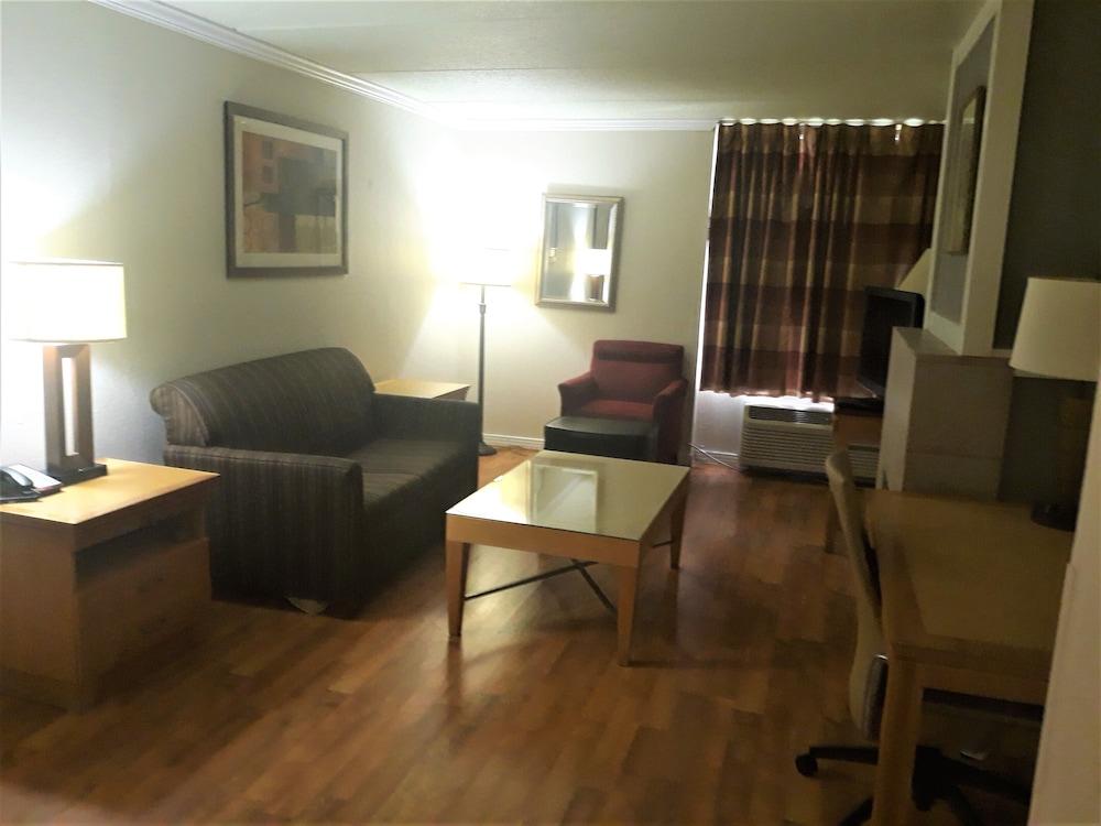 Madison Inn and Suites photo 6