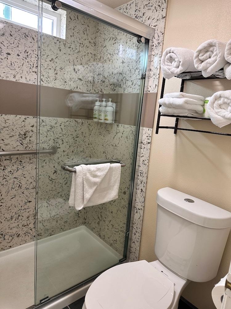 Beachwalker Inn and Suites photo 25