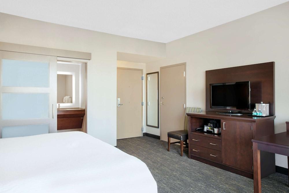 Wyndham San Diego Bayside photo 29