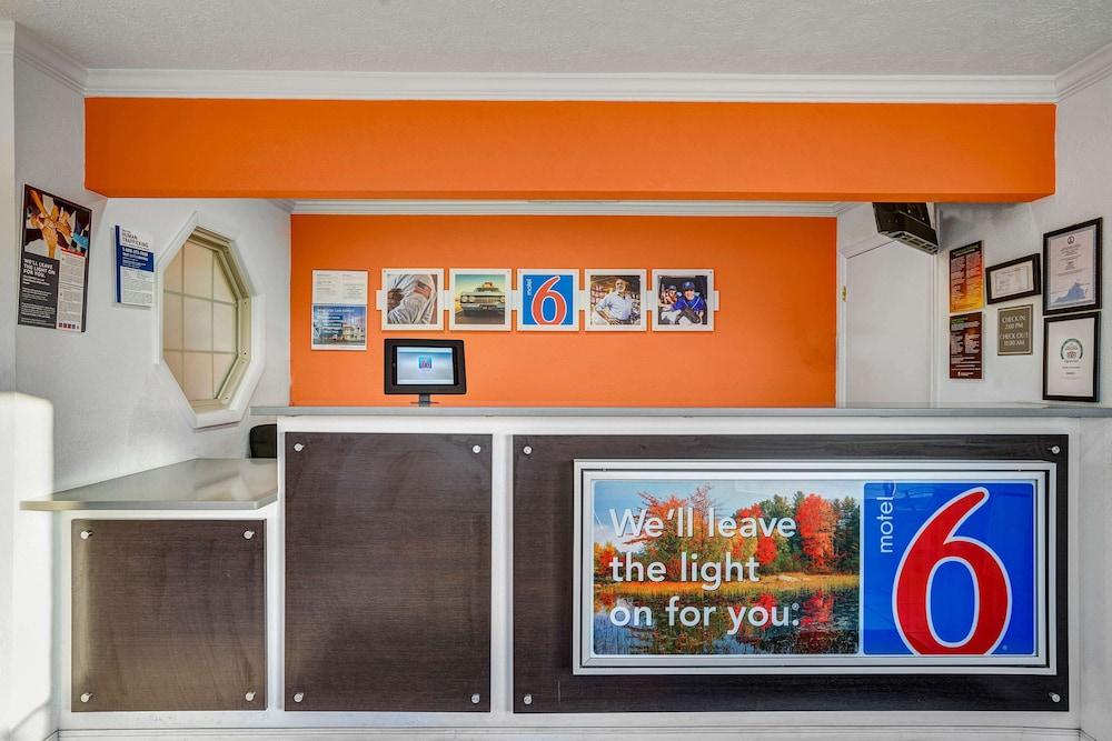 Motel 6 Hillsville, VA photo 5