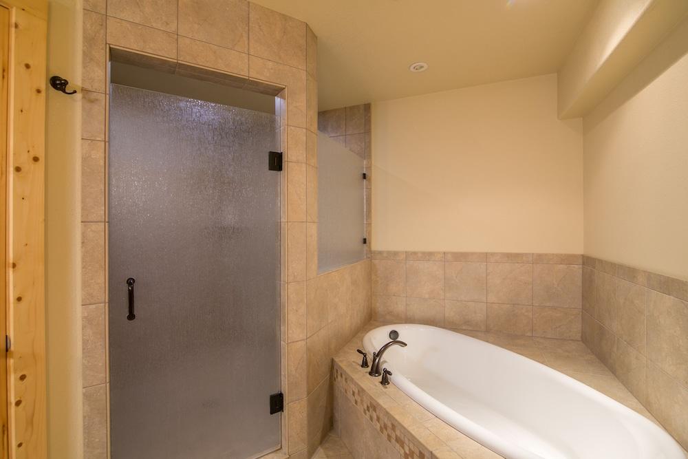Pineview Lodge photo 33