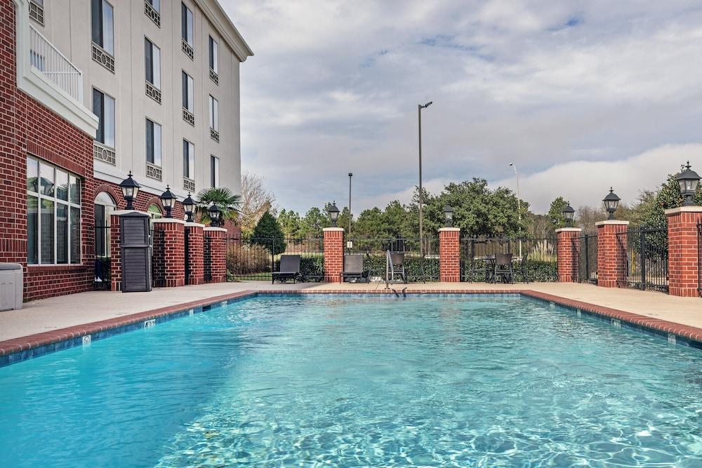 Holiday Inn Express & Suites West by IHG photo 18