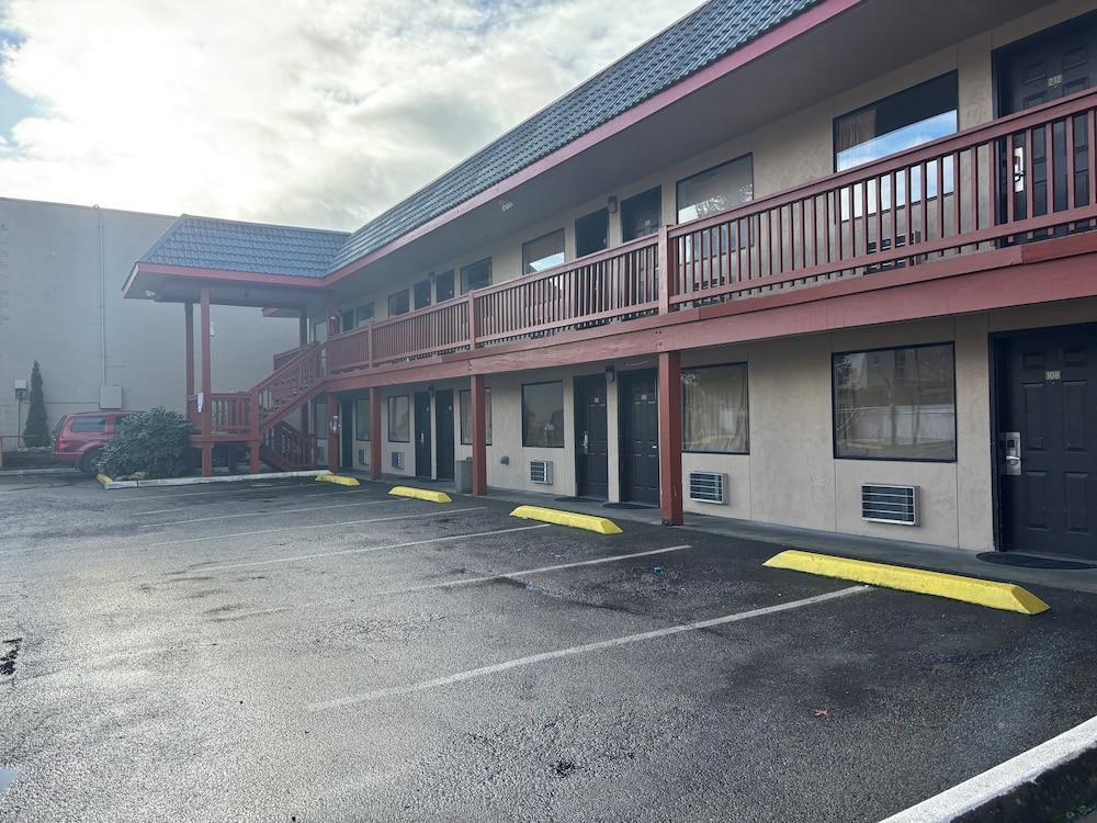Jet Inn Motel photo 17