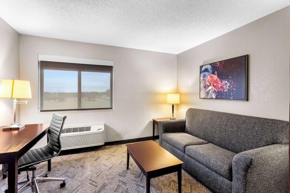Best Western Oswego Hotel photo 21
