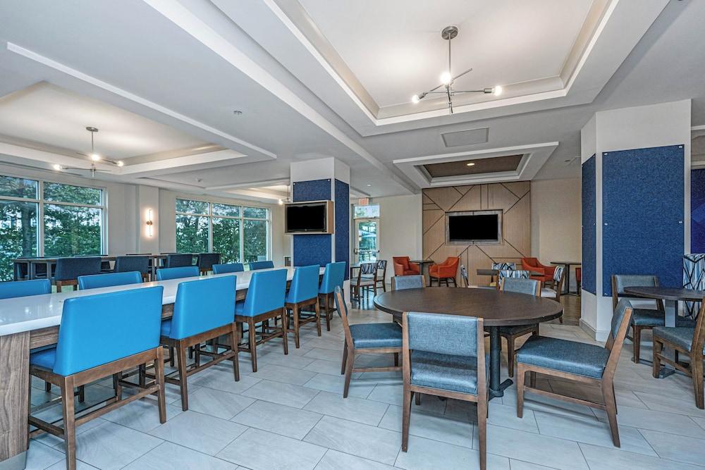 Holiday Inn Express & Suites Charleston Arpt-Conv Ctr Area photo 35