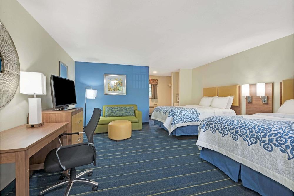Days Inn by Wyndham Ridgefield photo 5