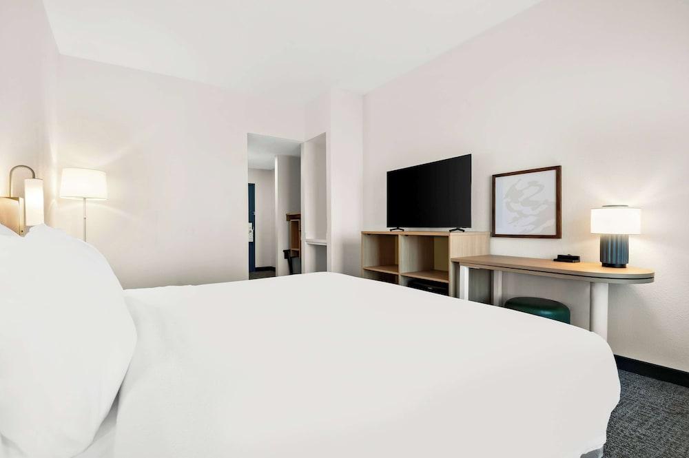 Spark by Hilton Lancaster Dutch Country photo 11